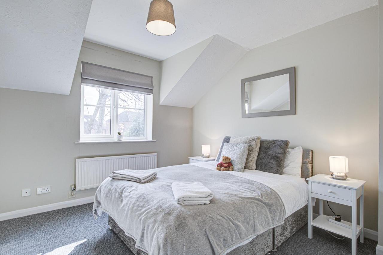 Windsor Burnham Ascot Haven Sleeps 4 Villa Slough Exteriör bild