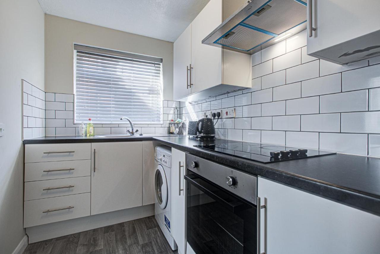 Windsor Burnham Ascot Haven Sleeps 4 Villa Slough Exteriör bild