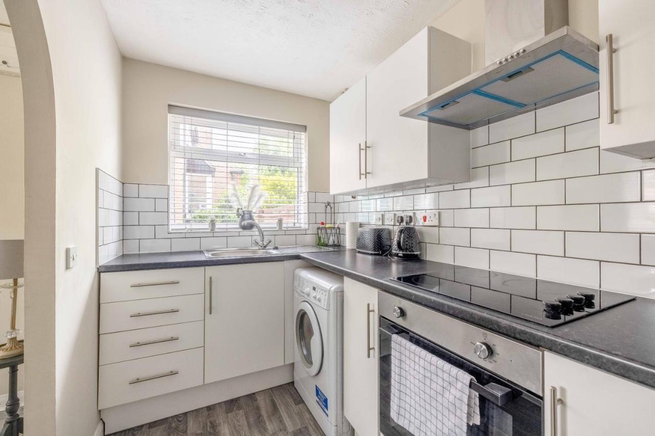 Windsor Burnham Ascot Haven Sleeps 4 Villa Slough Exteriör bild